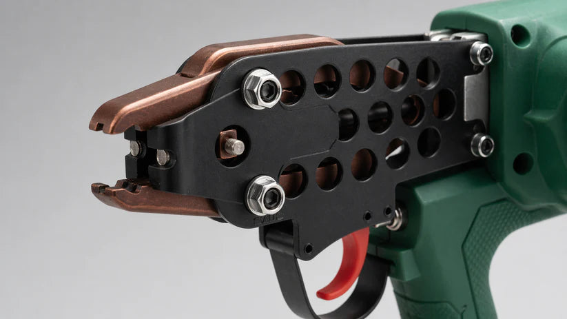 Outback 20V Cordless Clipgun