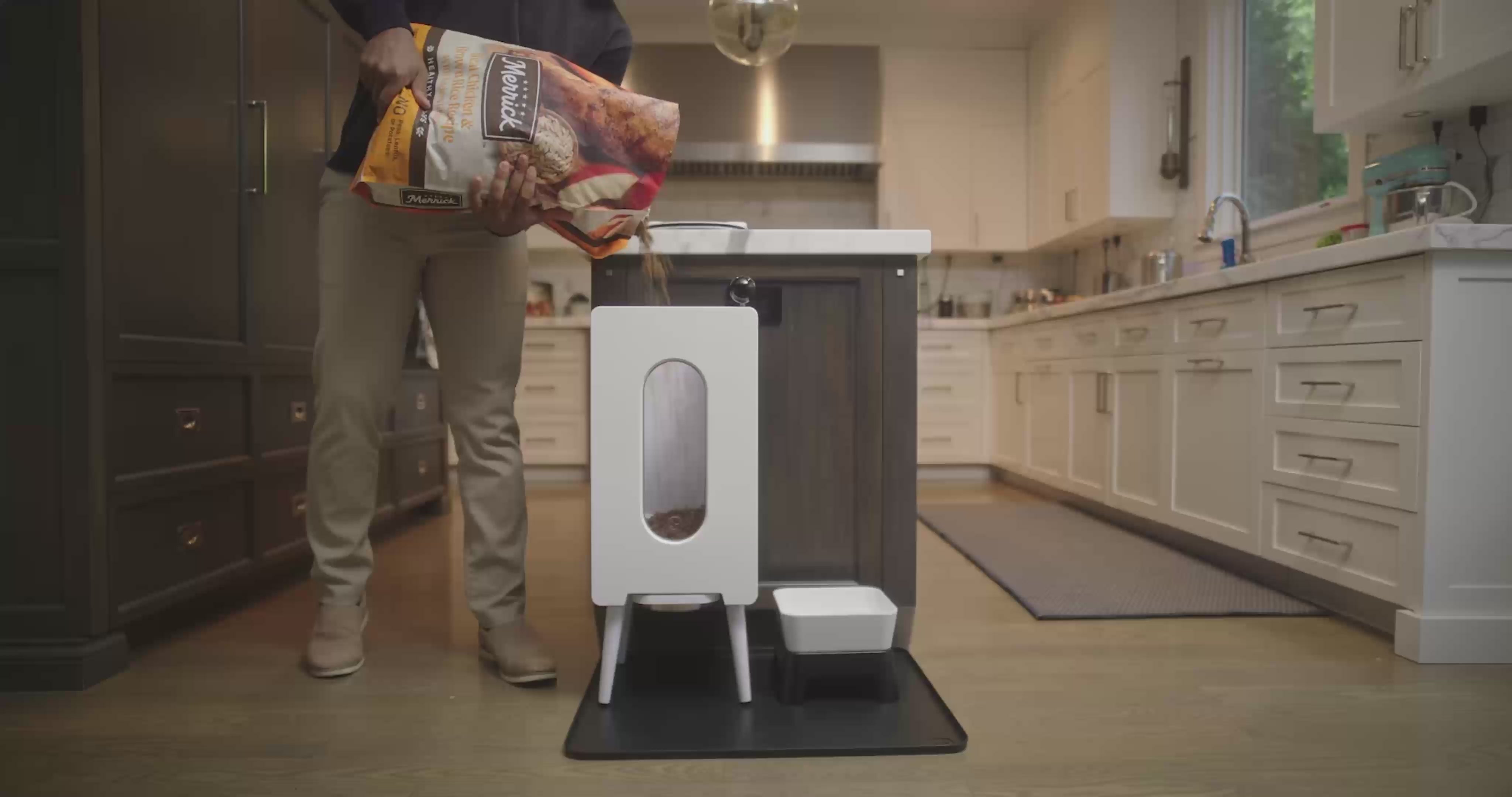 Houndsy Kibble Dispenser